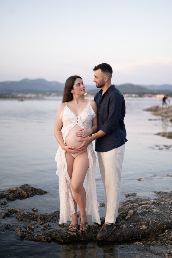 avant-retouche-photo-grosesse-plage