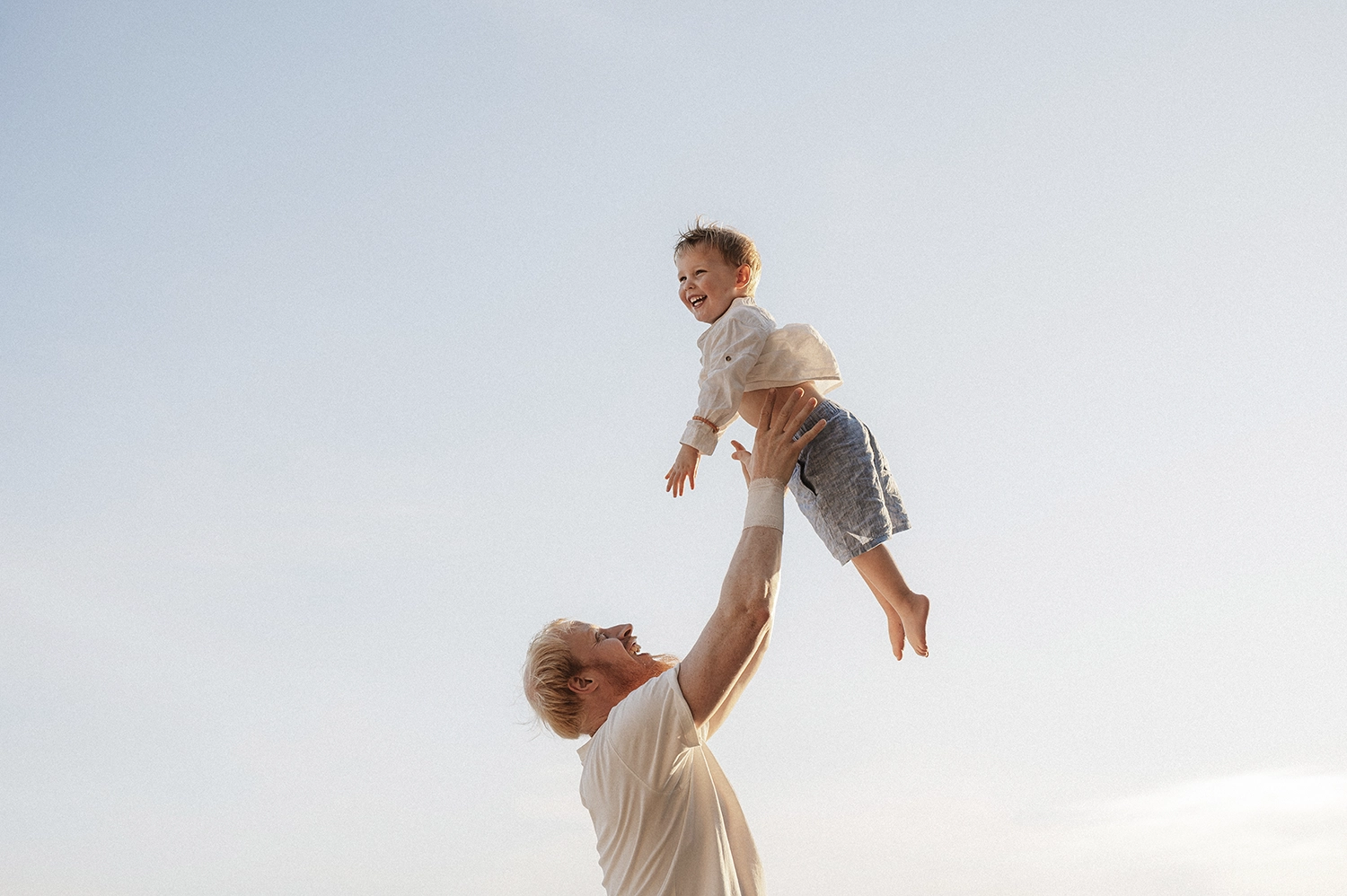 photo-avec-enfant-var photos grossesse ramatuelle plage escalet