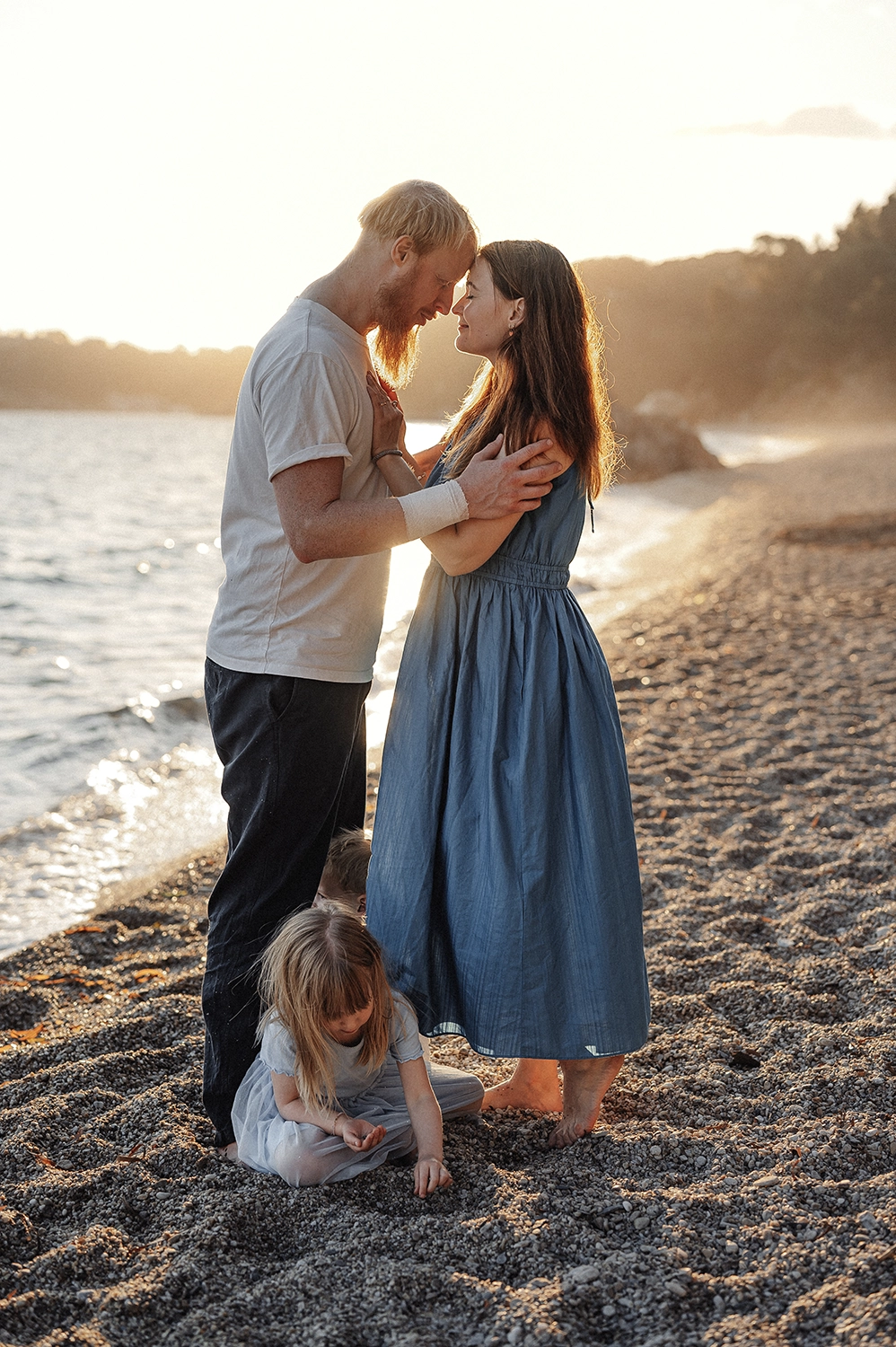 photo-de-couple-en-famille-var photographe le Pradet