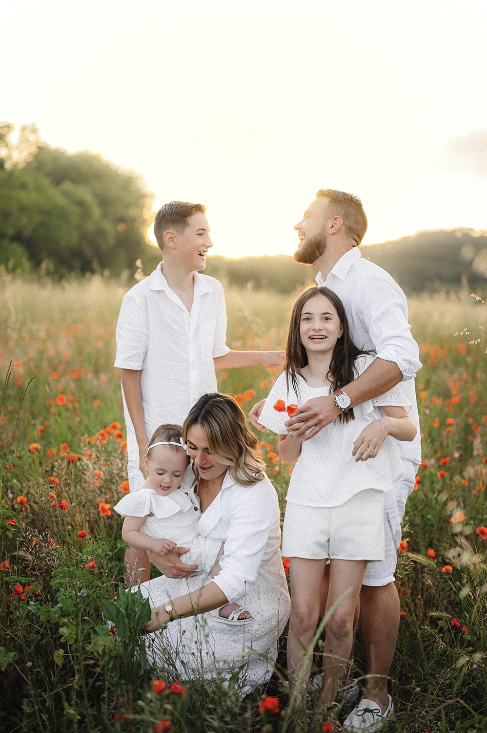 photo-famille-exterieur-champs-coquelicots photographe mariage Provence