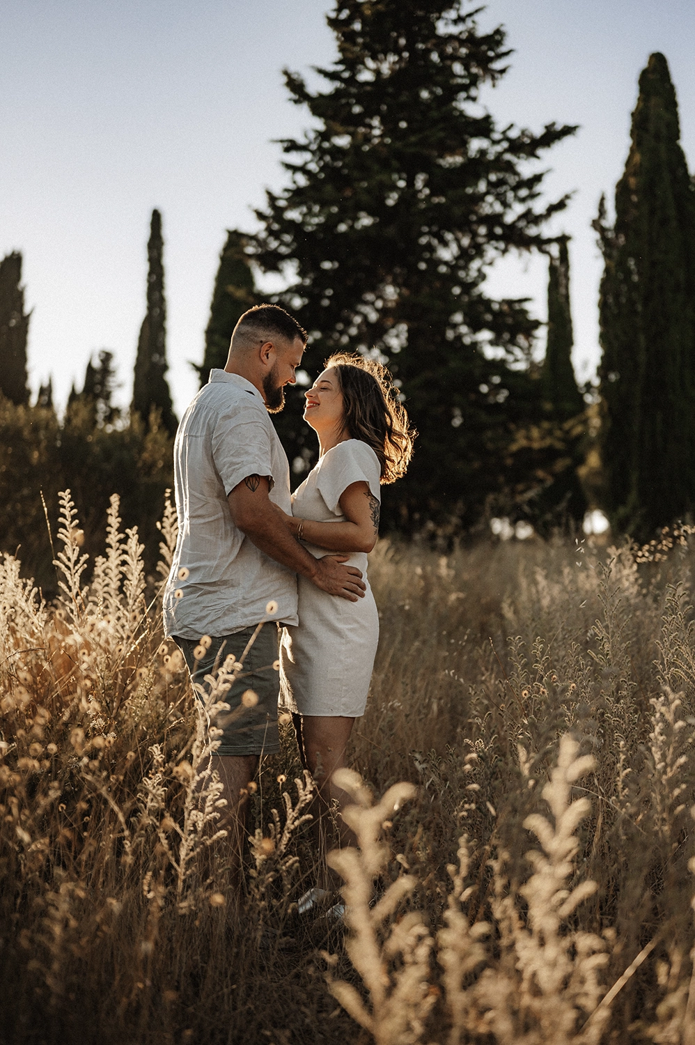 shooting-couple-dans-la-nature-var photo de couple en exterieur var