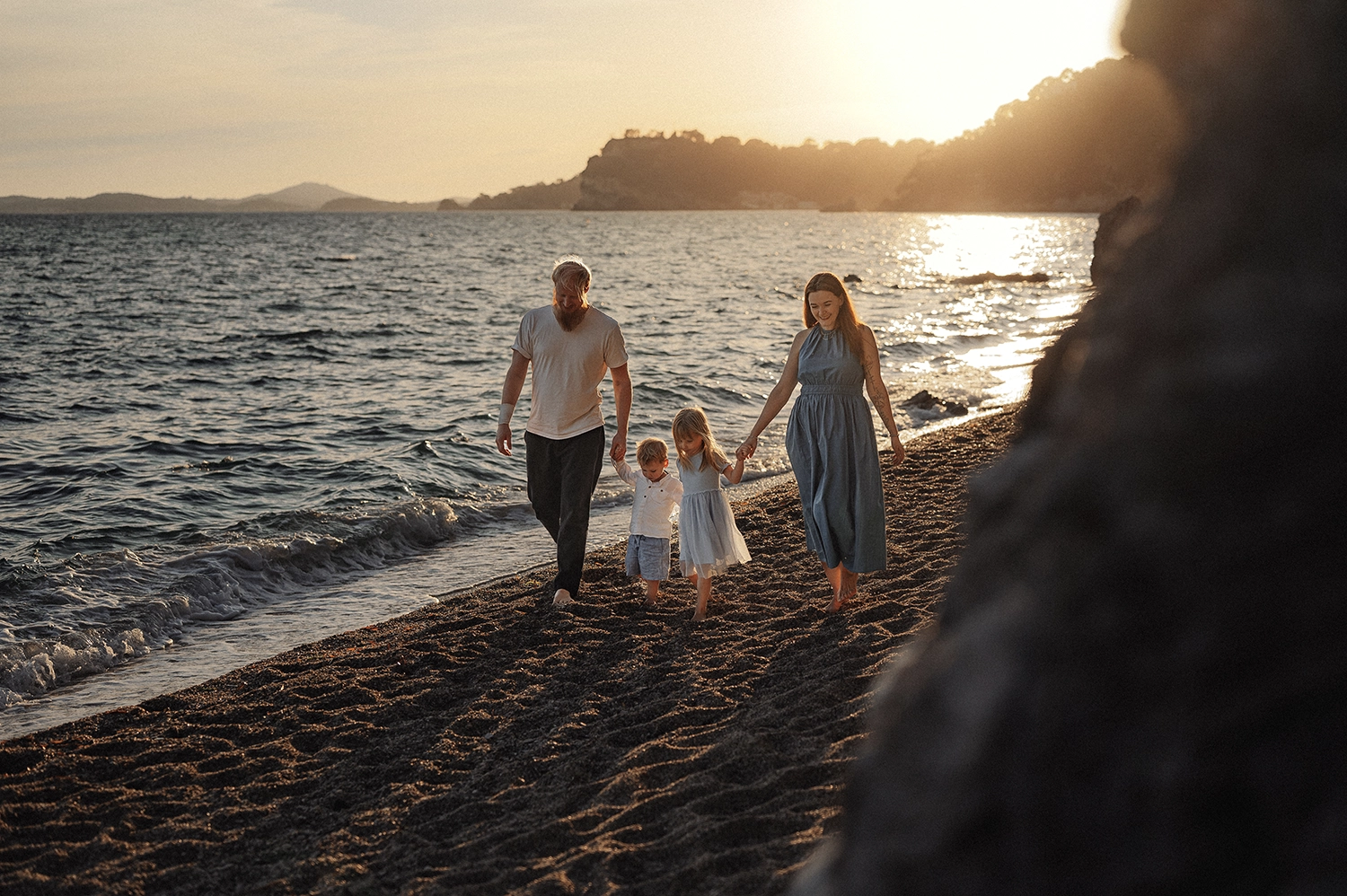 shooting-photo-famille-plage-proche-toulonwebp photos grossesse ramatuelle plage escalet